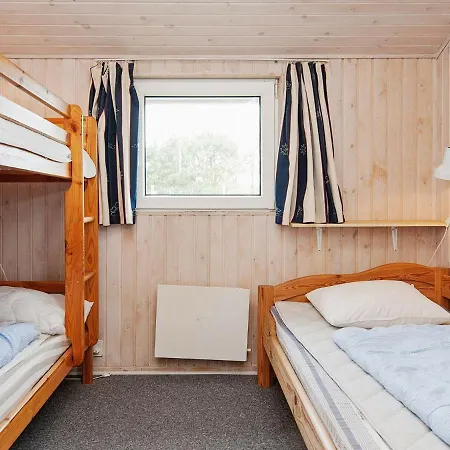 Dom wakacyjny Five-bedroom Holiday In 1 Fanø