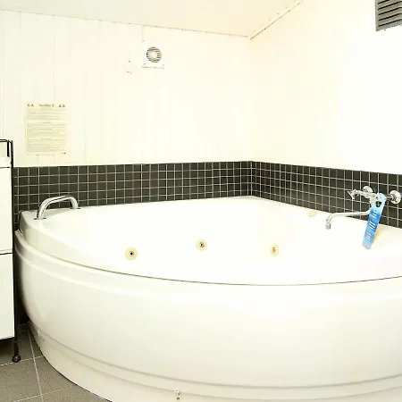 Five-bedroom Holiday In 1 Dom wakacyjny